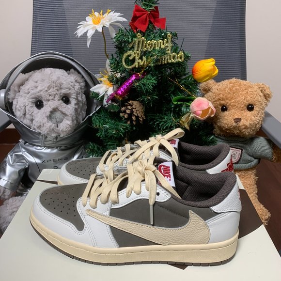 Men's Air Jordan Low Travis Scott Reverse Mocha Fashion Sneakers